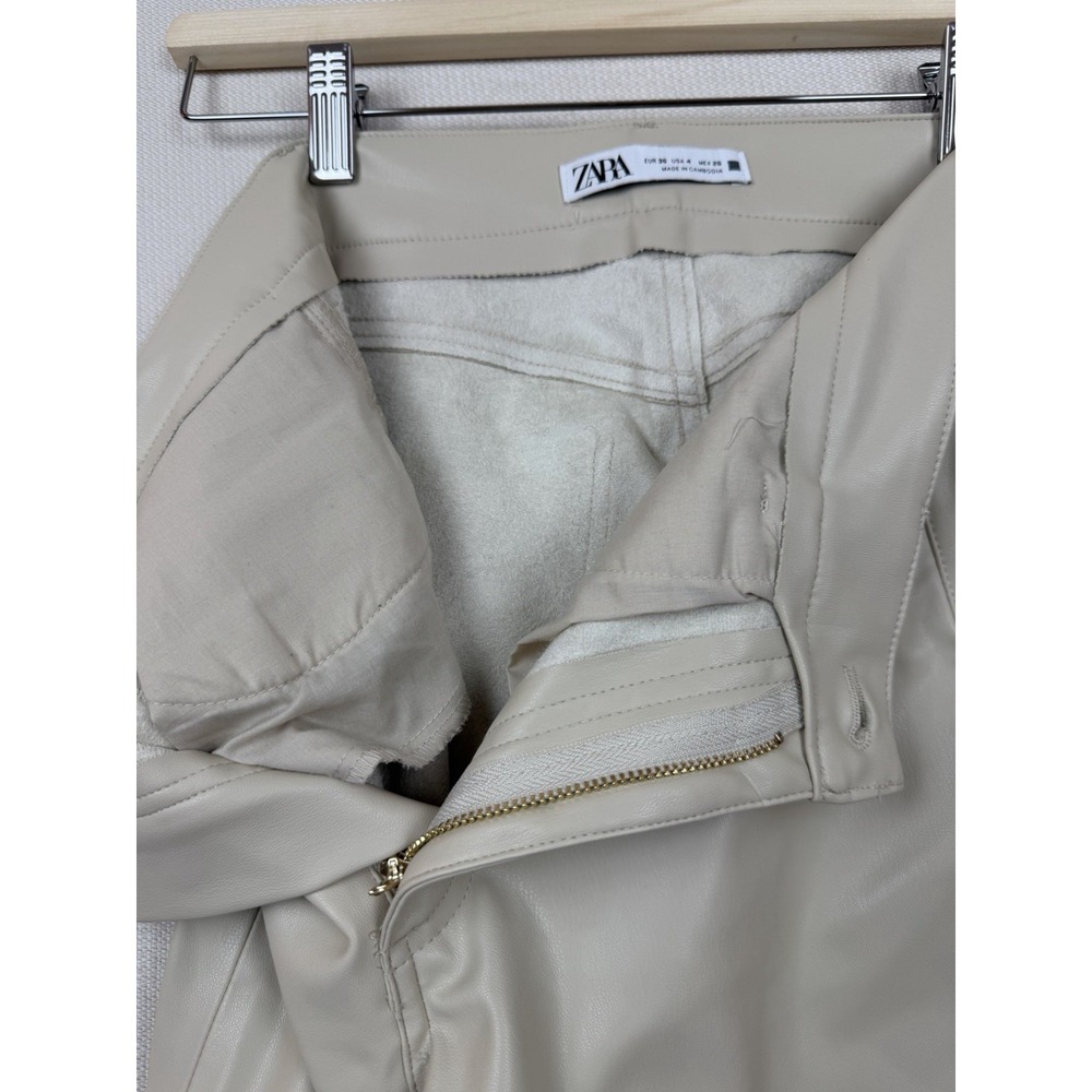 Zara Beige Faux Leather Women's Fit Pants 4 Straight Leg Stretchy 28X25 Gold Zip - Picture 11 of 12